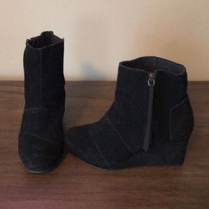 TOMS Desert Suede Wedge Booties